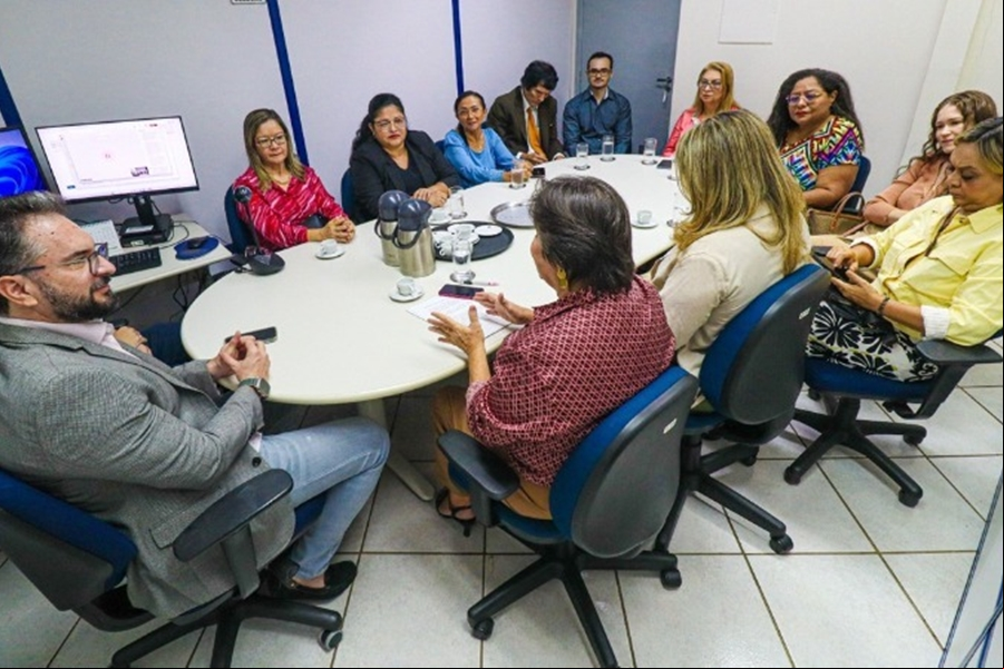 INTERCÂMBIO: MP recepciona Comissão de Defesa dos Direitos dos Idosos da OABRO